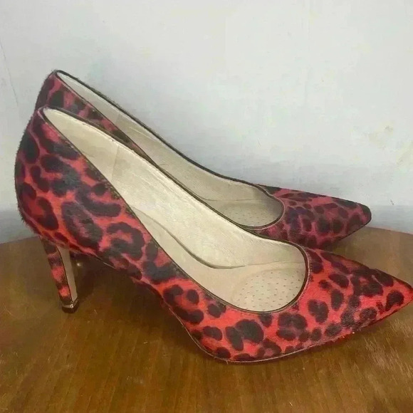 Kenneth Cole Riley Animal Print Calf Hair Red Pointed Heels Size 8 - Picture 5 of 9